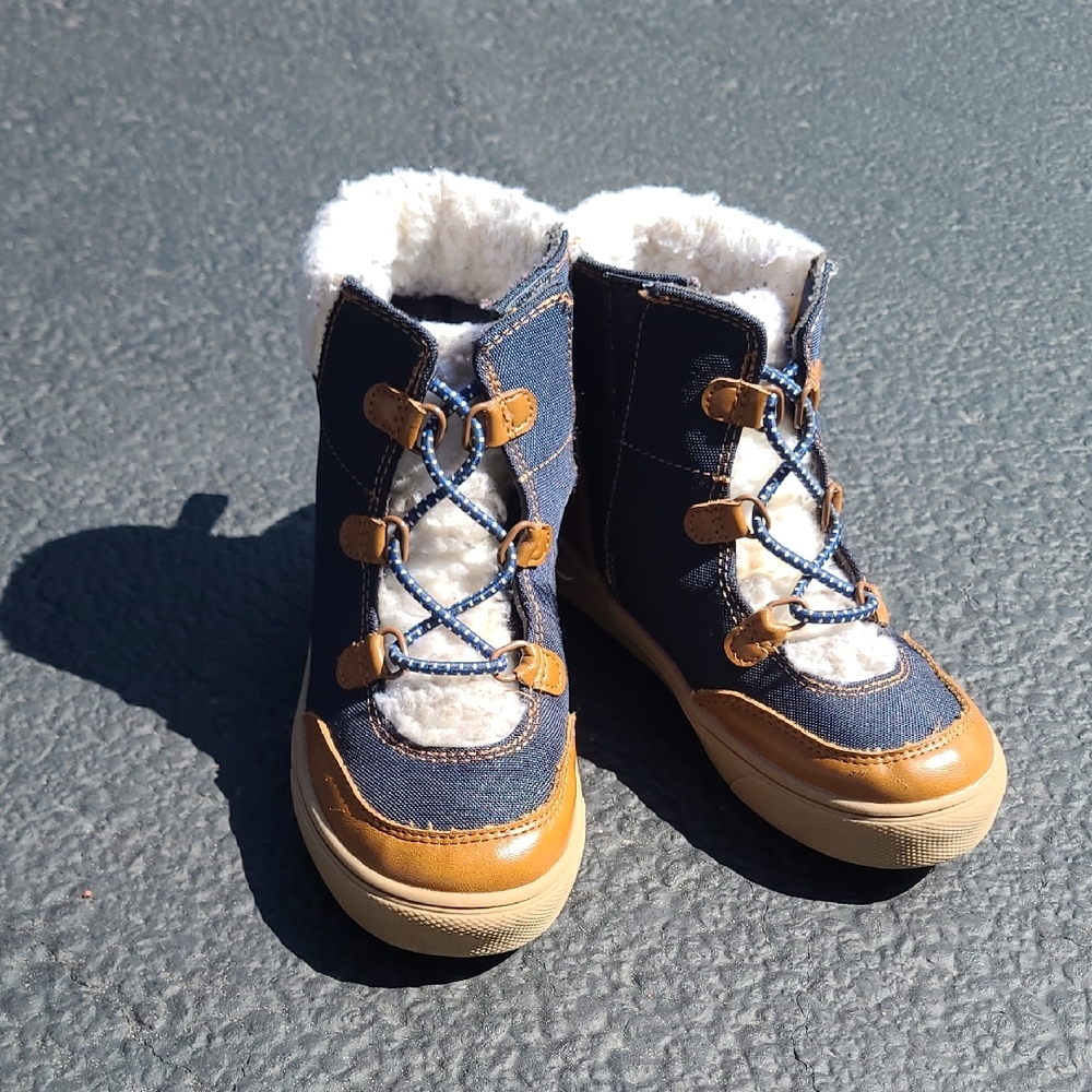 5/25 Closet Stylish Blue and Tan Winter Boots